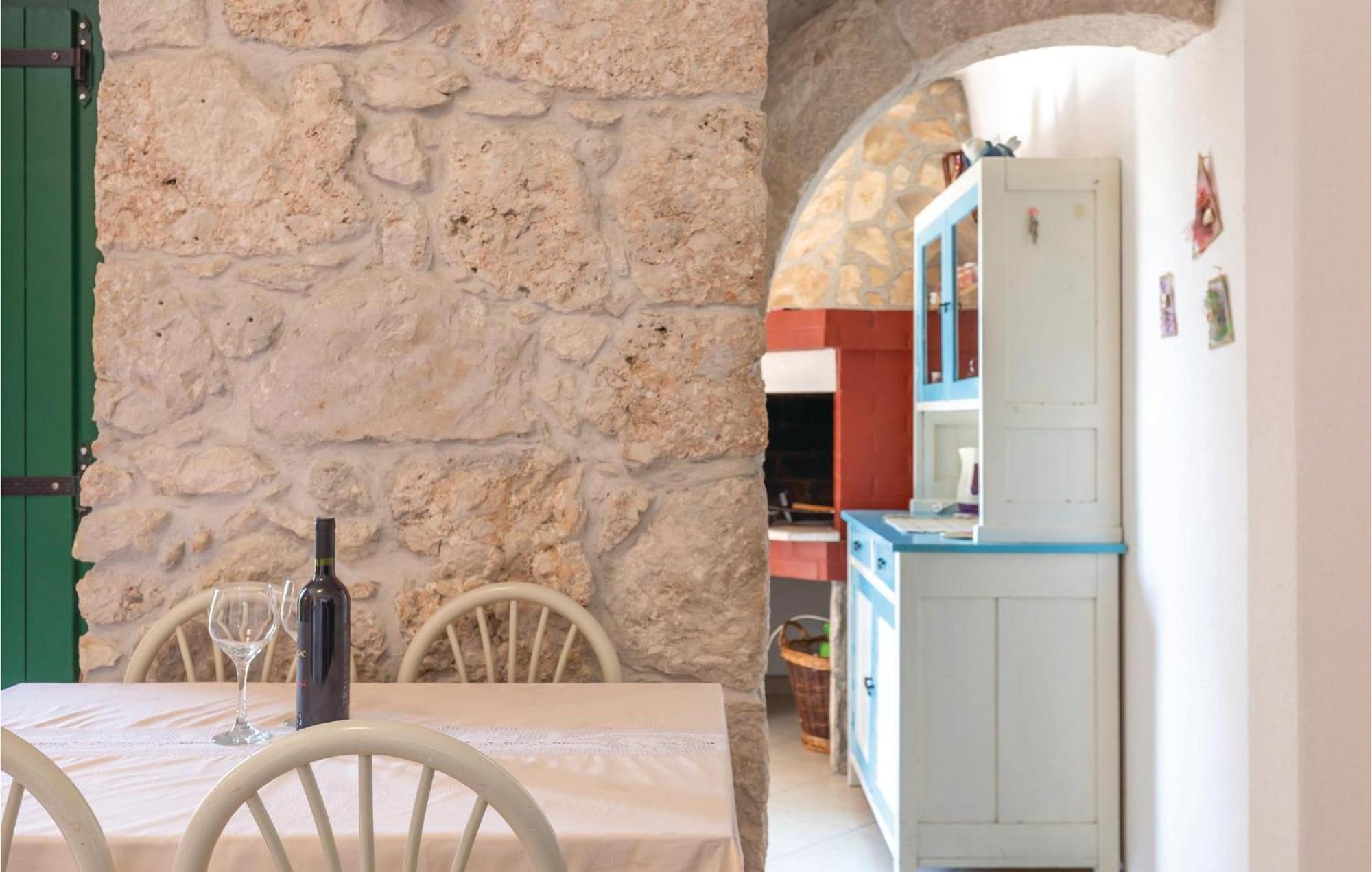 Awesome Home In Podgora With Kitchen מראה חיצוני תמונה