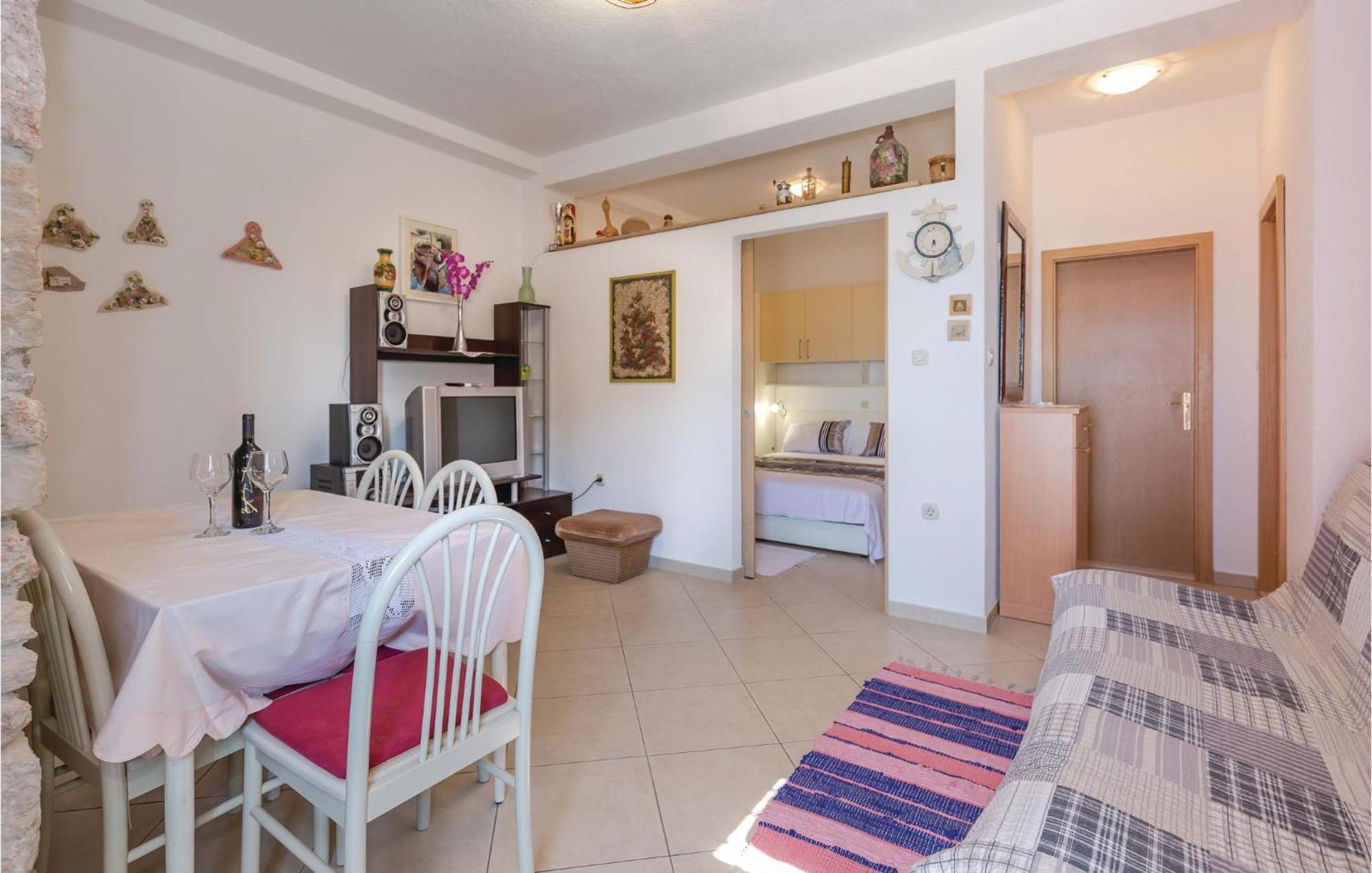 Awesome Home In Podgora With Kitchen מראה חיצוני תמונה
