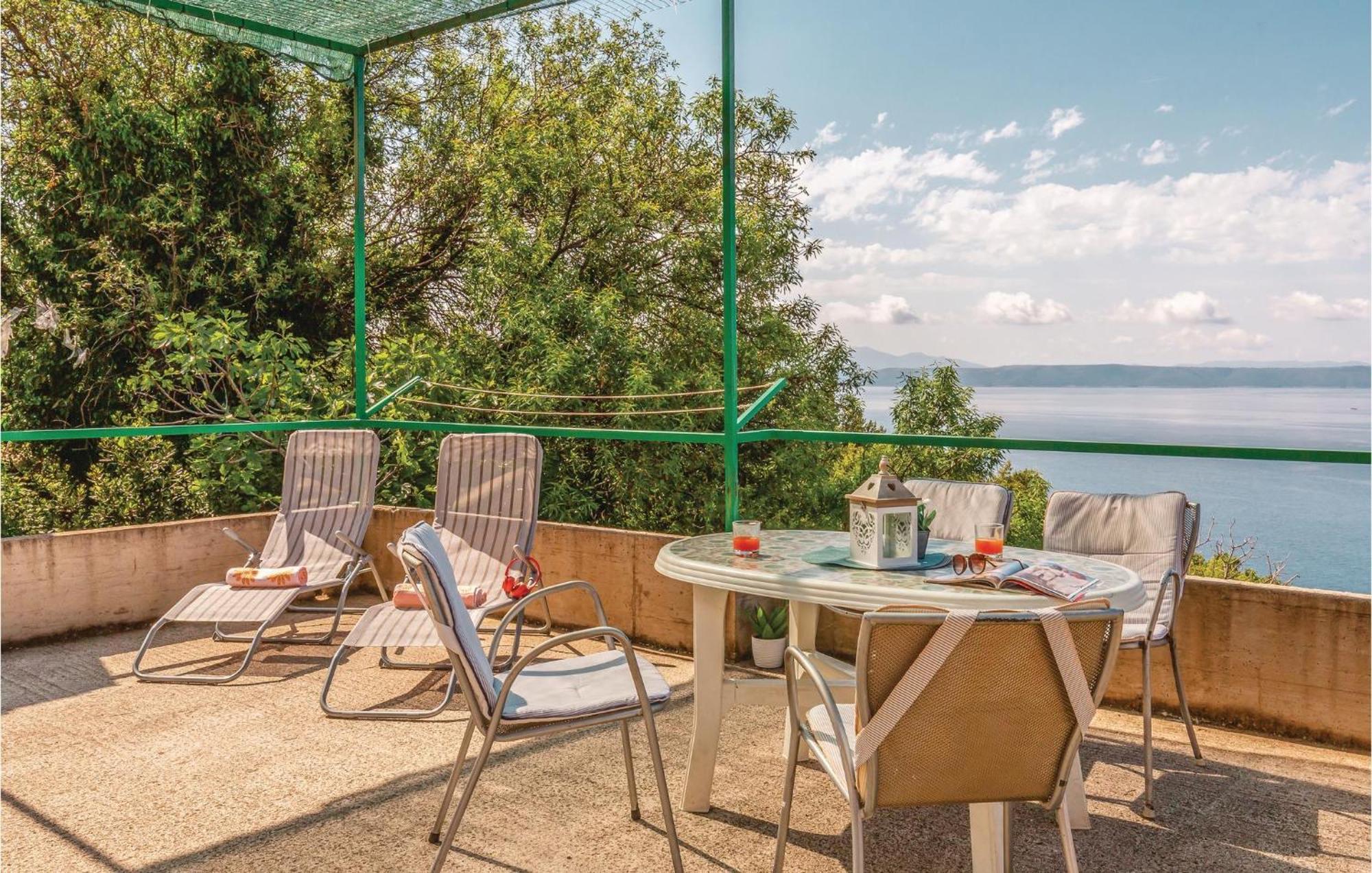 Awesome Home In Podgora With Kitchen מראה חיצוני תמונה